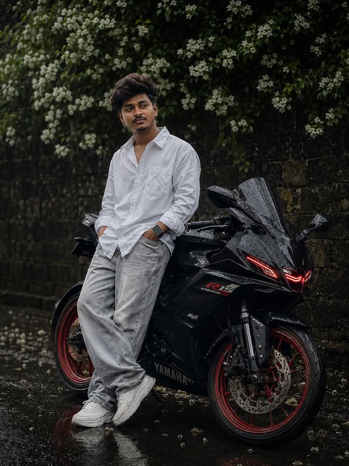 Cinematic Biker Portrait AI Prompt | Ultra-Realistic Rainy Street Motorcycle Photography